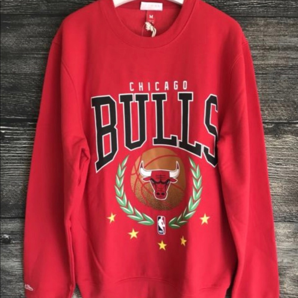 Comfortable and soft Mitchell and Ness Hoodie